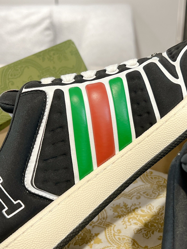 グッチ靴角部分ディテール